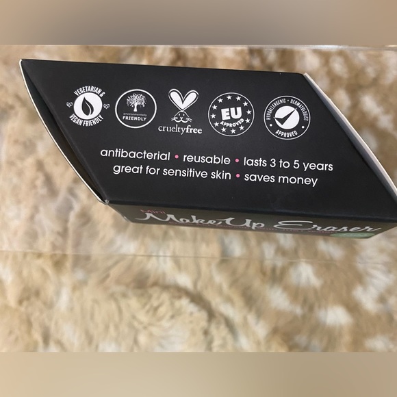 Mini Make Up Eraser - Picture 5 of 6